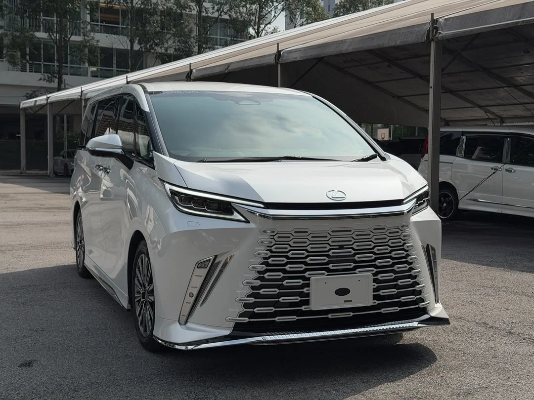 Lexus LM500H Version L kereta recond