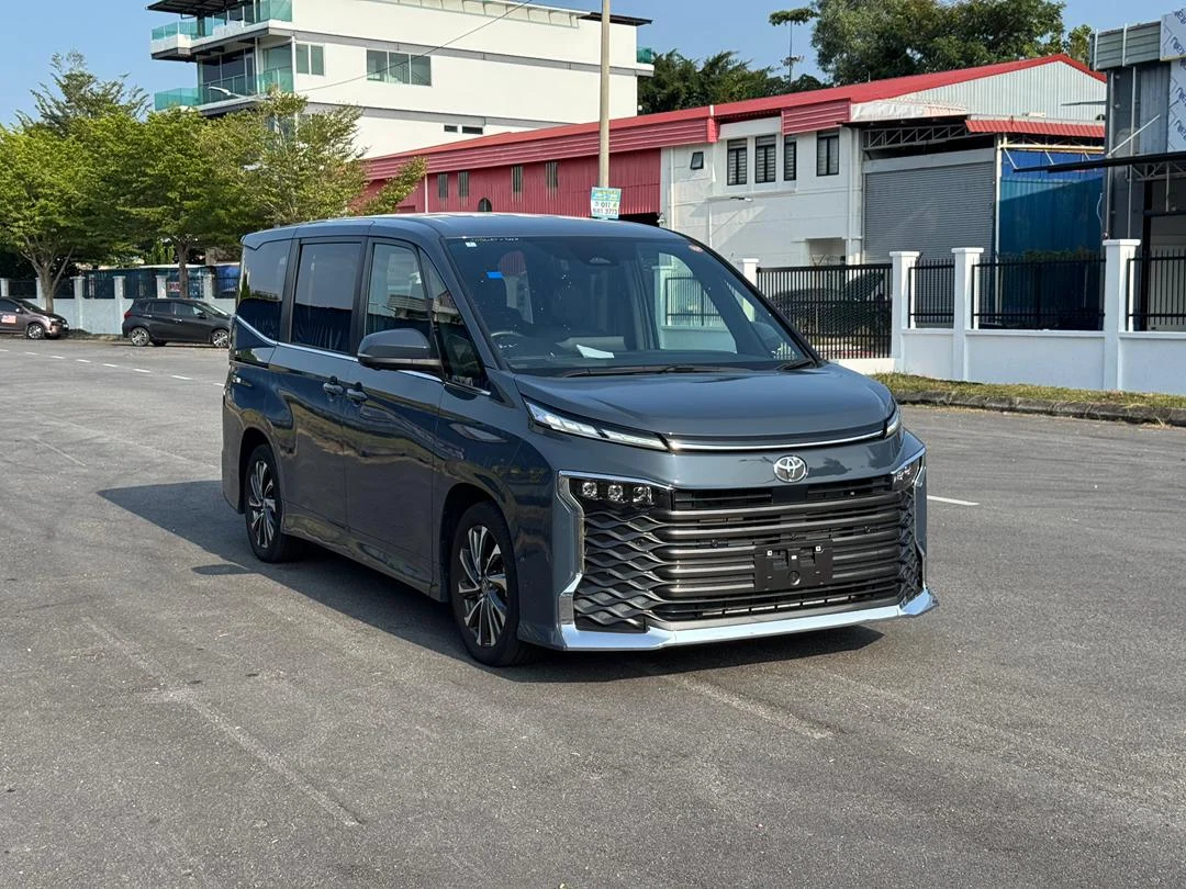 Toyota Voxy 2.0 S-Z kereta recond 7 seater